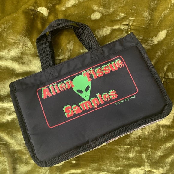 Vintage Handbags - VTG 1997 Alien Small Lunchbox or Bag